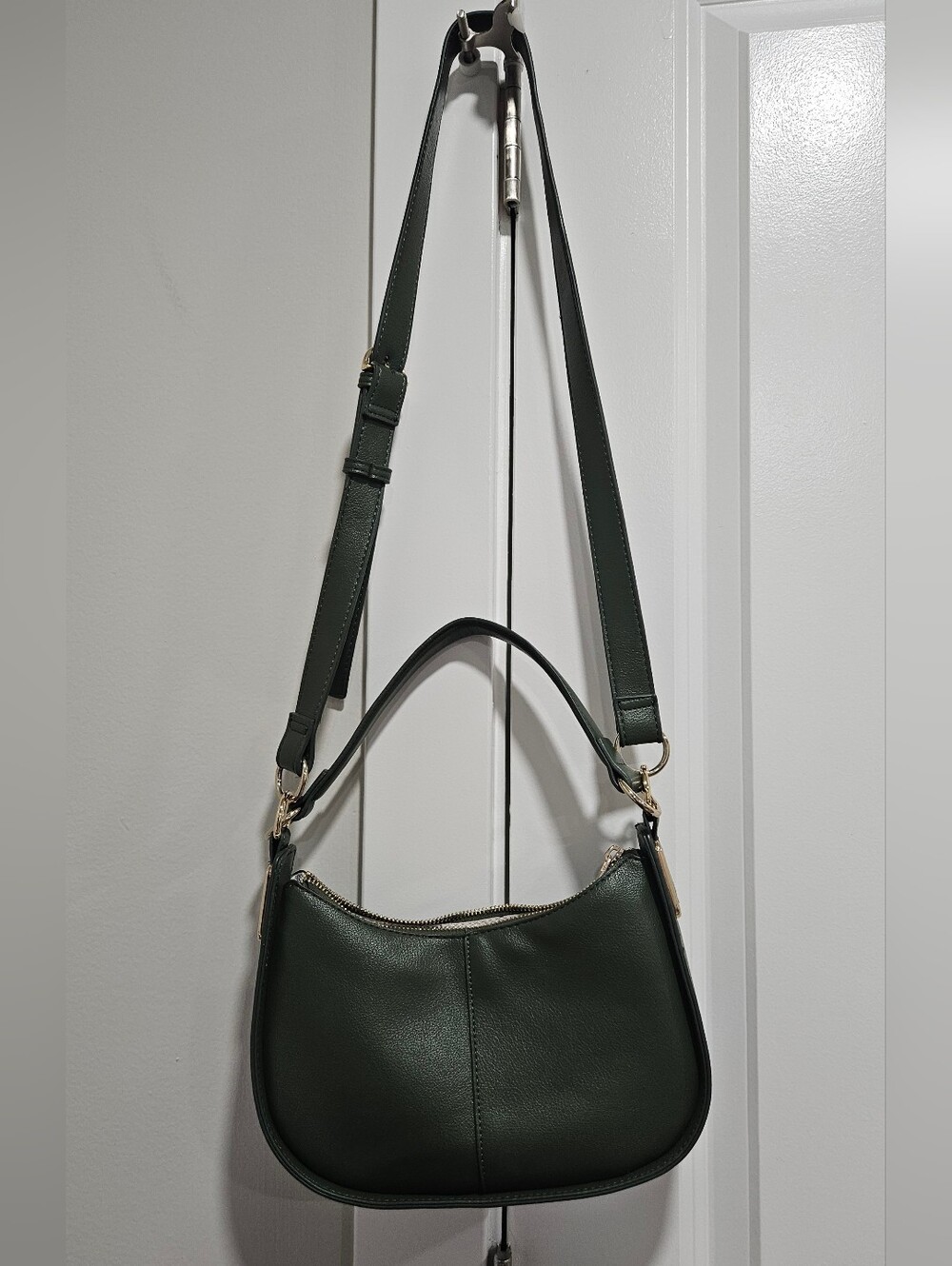 Elegant Dark Green Women’s Shoulder Bag - Classic Crossbody